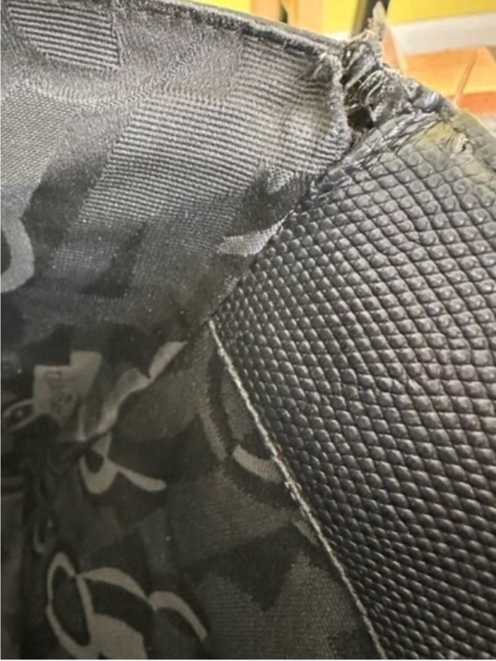 Salvatore Ferragamo Black Lizard-Embossed Tote Shoulder Bag - Imperfect👀 - Picture 12 of 16